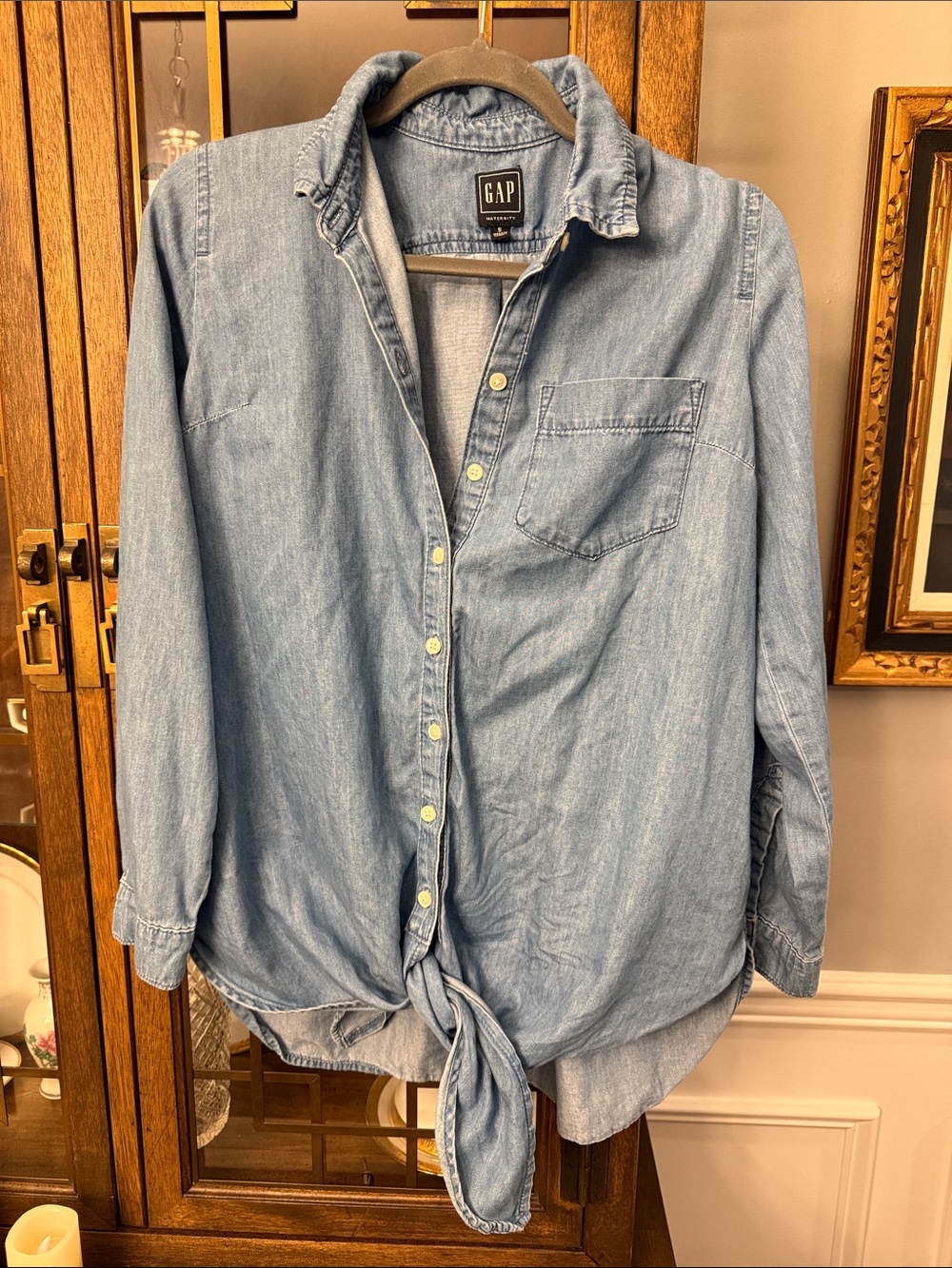 GAP Maternity Light Blue Tie-Front Chambray Denim Button-Down Shirt